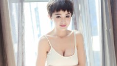 短發(fā)性感私房美女圖片