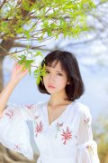 短發(fā)美女唯美寫真高清手機壁紙