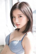 日本可愛短發(fā)美女寫真手機(jī)壁紙