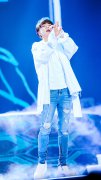 華晨宇炫舞演唱會手機壁紙