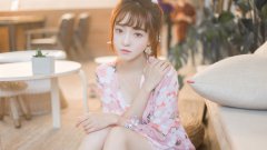 清純美女碎花裙性感寫真桌面壁紙
