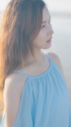 清純美女沙灘寫真手機壁紙