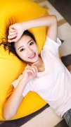 大眼清甜美妹子手機壁紙