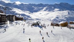 冬季滑雪場滑雪桌面壁紙