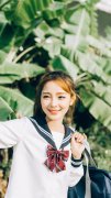 清純美少女制服寫真手機壁紙