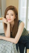 背心美女性感寫真手機(jī)壁紙