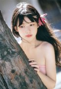 治愈系裹胸衣美少女手機(jī)壁紙